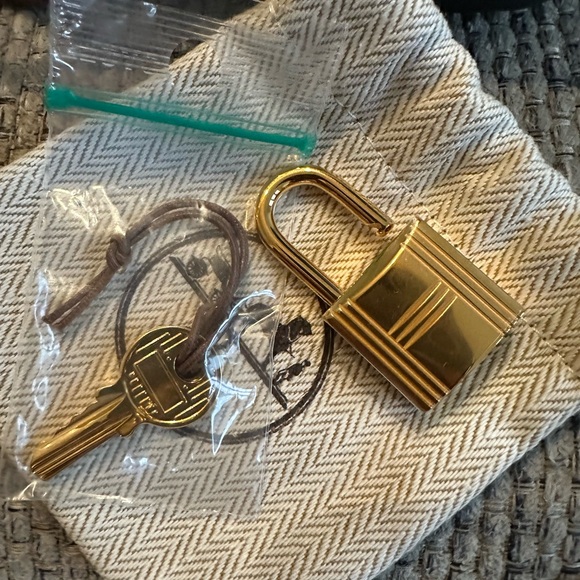 NEW w/ Receipt HERMÈS Black  Clememce GHW Picotin Lock 22 Stamp K -2025 - Picture 6 of 13